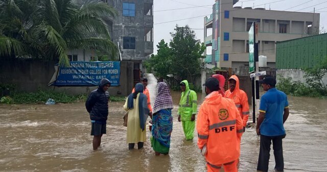 thenewsminute2F2025-08-142Fbsuo9sim2FWarangalflooding12082025TwitterMCGWMC.jpg