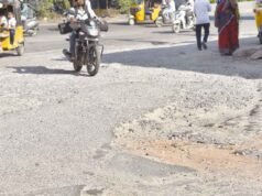 Damaged roads on Erragadda-Borabanda stretch turn into nightmare for commuters